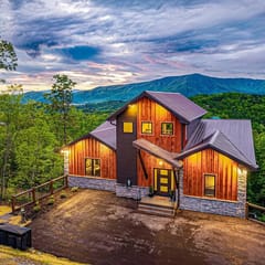 Family Lodge - Heated Pool, WiFi, Theatre, FirePit
