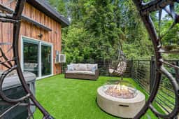 Rooftop Hot tub Pickleball Pool table - Image 2