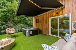 Rooftop Hot tub Pickleball Pool table - Image 5
