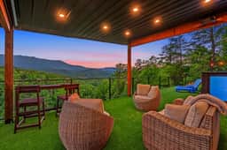 Rooftop Heated Pool - Fire Pit - Pool table - LUX - Image 3