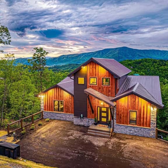 Family Lodge - Heated Pool, WiFi, Theatre, FirePit - Image 1