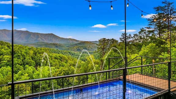 Rooftop Heated Pool - Fire Pit - Pool table - LUX - Image 1